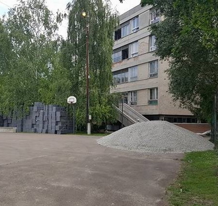 A B�rsony Istv�n Mez�gazdas�gi Szakk�pz� Iskola �s Koll�gium, Csongr�d fel�j�t�s�nak k�pei.