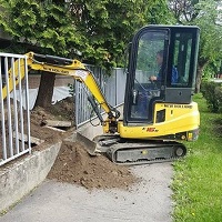 A B�rsony Istv�n Mez�gazdas�gi Szakk�pz� Iskola �s Koll�gium, Csongr�d fel�j�t�s�nak k�pei.